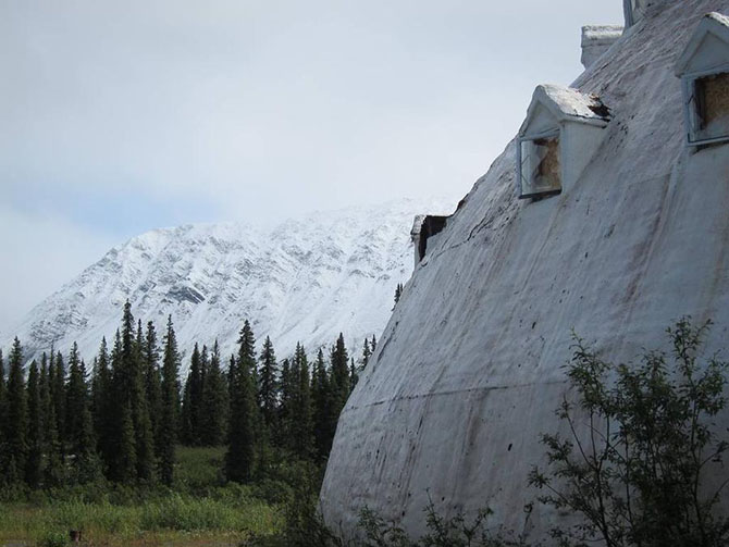 Заброшенный отель иглу на Аляске
