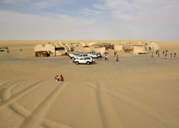 Съемочная площадка «Звездных войн» в пустыне