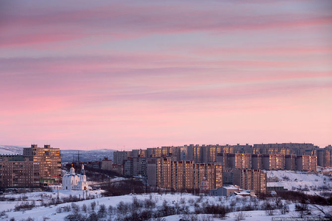 Ночная прогулка по самому крупному промышленному городу Заполярья