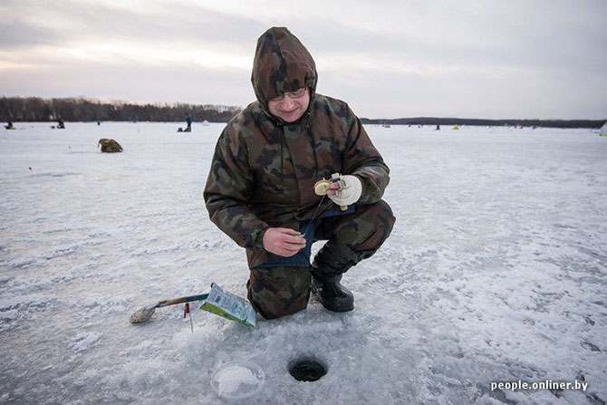 Особенности подледной рыбалки на Минском море