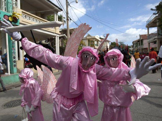 Карнавал в столице Гаити Жакмел