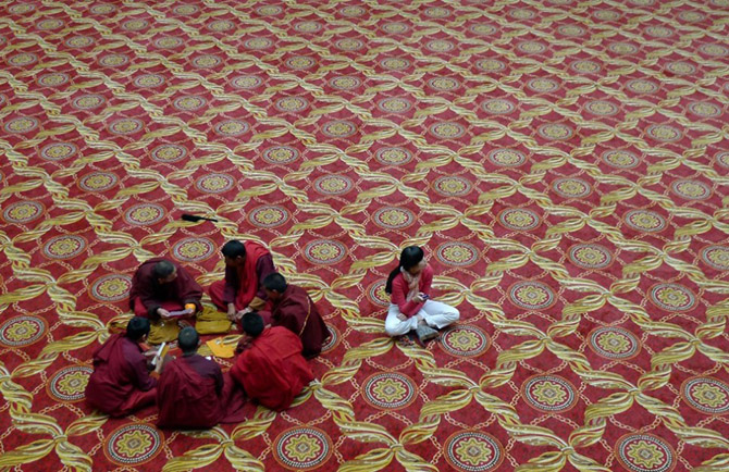 Прогулка в удивительную буддийскую школу в монастыре Седа