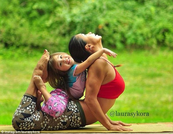 Йога мамы и дочки, которая покорила мир