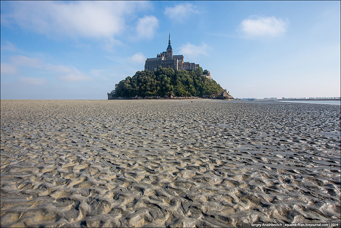 Экскурсия на остров-крепость среди зыбучих песков Нормандии
