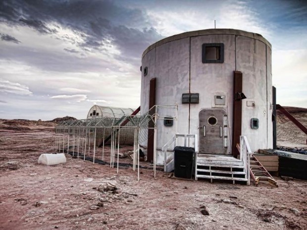 На Земле, в пустыне, есть станция, где точно сымитированы условия жизни на Марсе