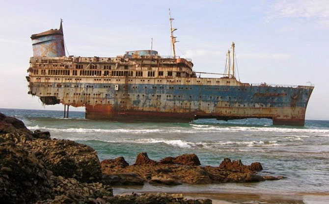 12 самых знаменитых кораблекрушений, которые можно увидеть