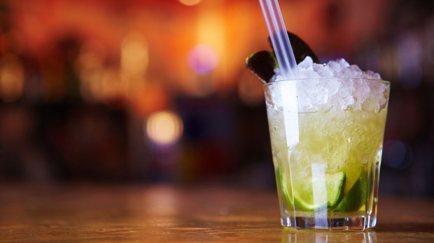 10 легенд о происхождении самых знаменитых алкогольных коктейлей