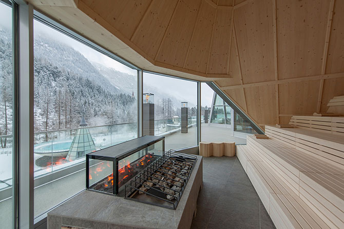 Термальный курорт Aqua Dome в горах Австрии