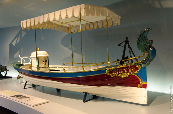 Экскурсия в Музей самодвижущихся экипажей компании Мерседес