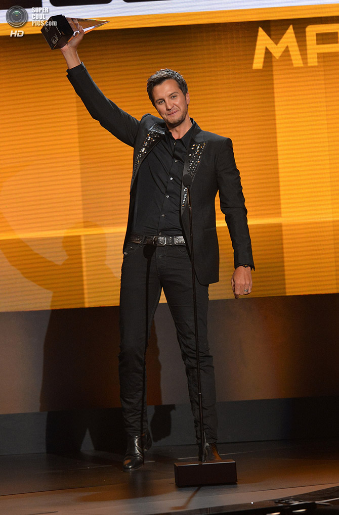 Как прошла церемония вручения премий American Music Awards 2013