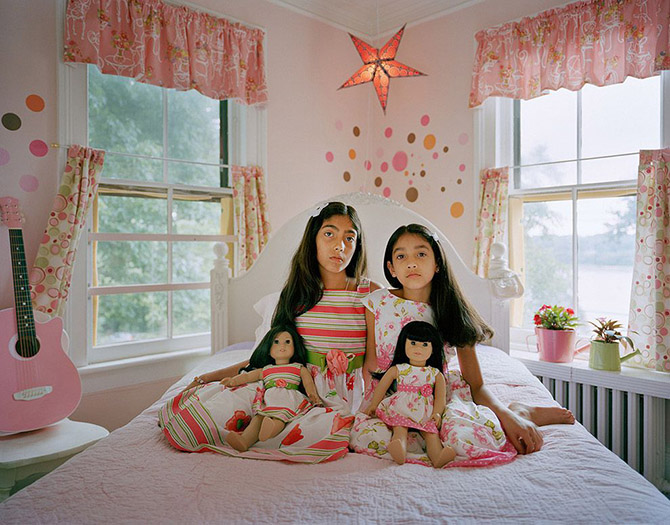 Детская мода: девочки и их куклы