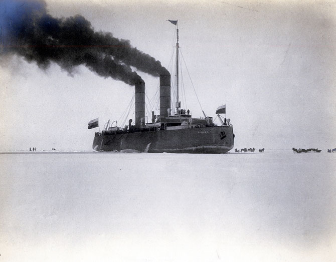 Первый в мире ледокол арктического класса