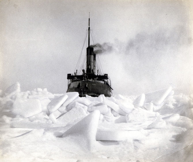Первый в мире ледокол арктического класса
