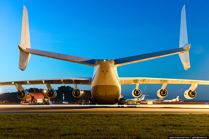 Ан-225 &amp;laquo;Мрия&amp;raquo; - самый большой самолет в мире