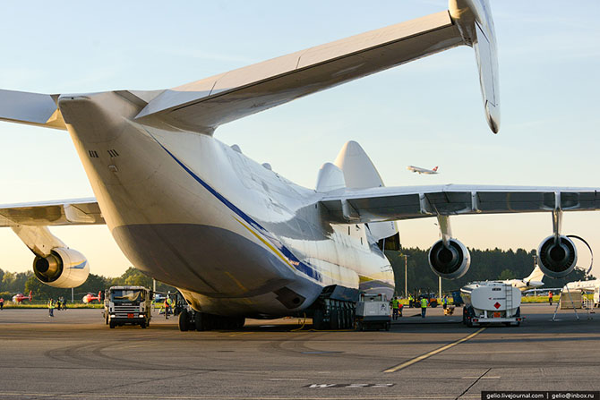 Ан-225 &amp;laquo;Мрия&amp;raquo; - самый большой самолет в мире