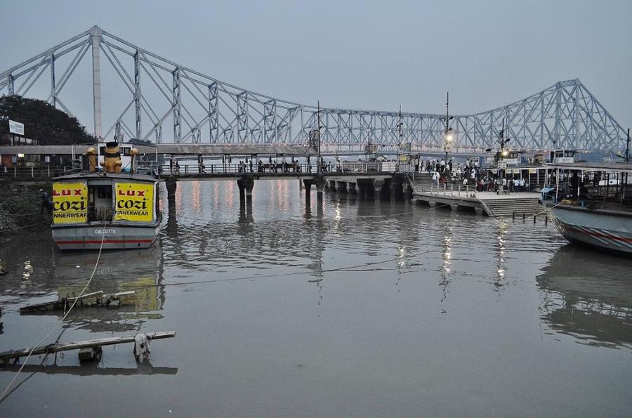 Мост Ховра в Калькутте: жизнь на реке