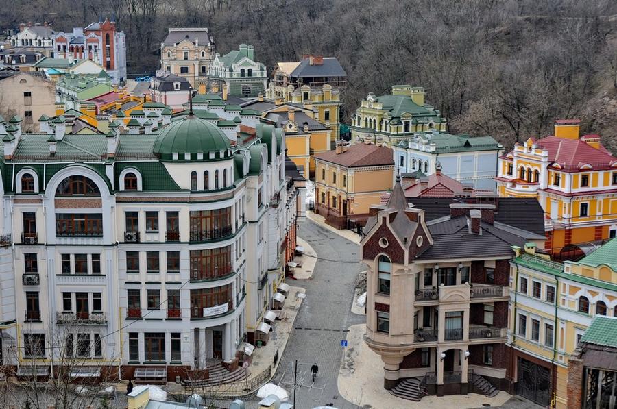 Город пряничных домиков в центре Киева