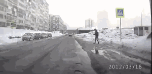 Шутник на пешеходном переходе