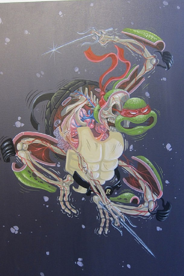 Художник Nychos специализируется на вскрытии человеческого  тела. По случаю выставки Street анатомии в Сан-Франциско, он решил препарировать четыре персонажа Ninja Turtles.