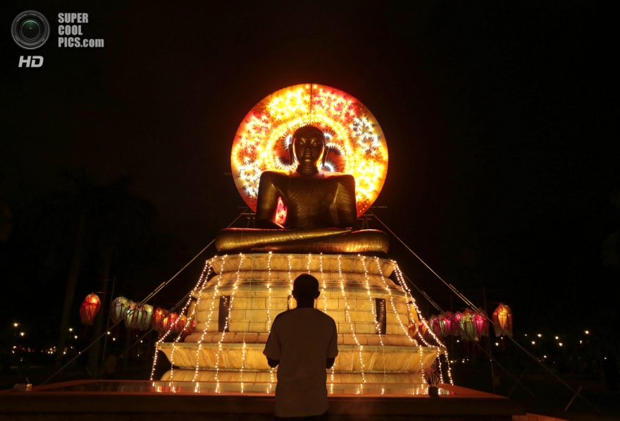 Как буддисты празднуют свой главный праздник
