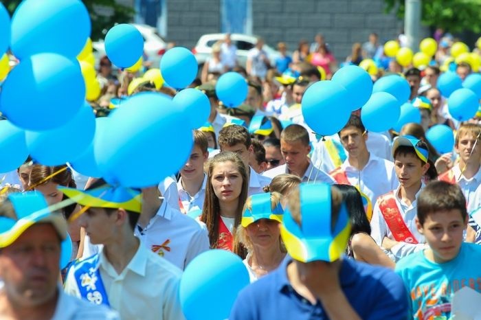 Запуск шаров школьниками в Днепропетровске (29 фото)