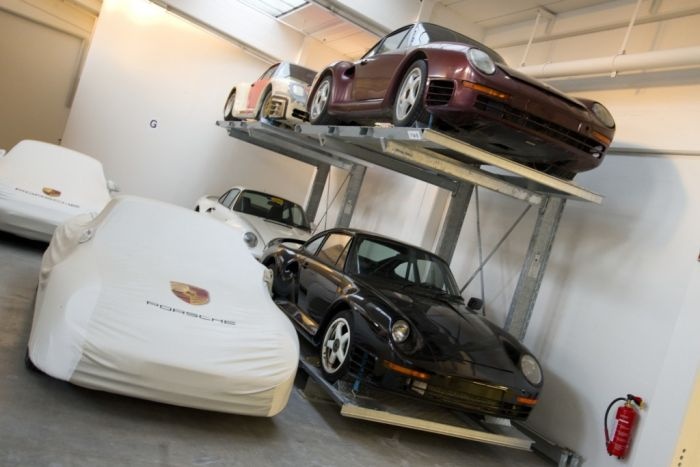 Скрытый склад редких автомобилей Porsche в Штутгарте (36 фото)