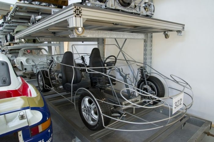 Скрытый склад редких автомобилей Porsche в Штутгарте (36 фото)