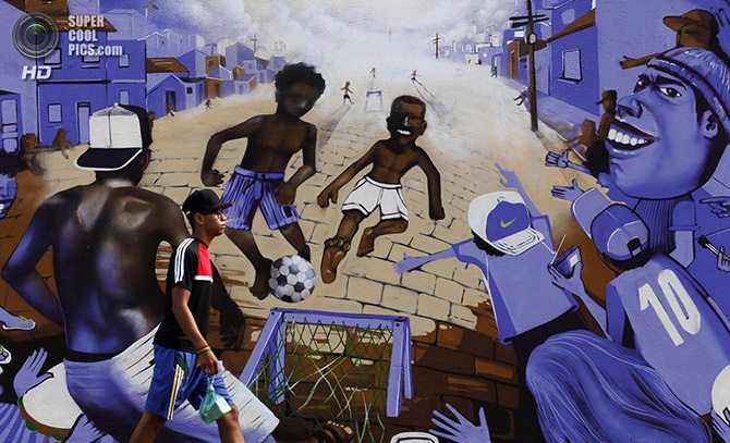 Граффити на тему ЧМ-2014 в Бразилии