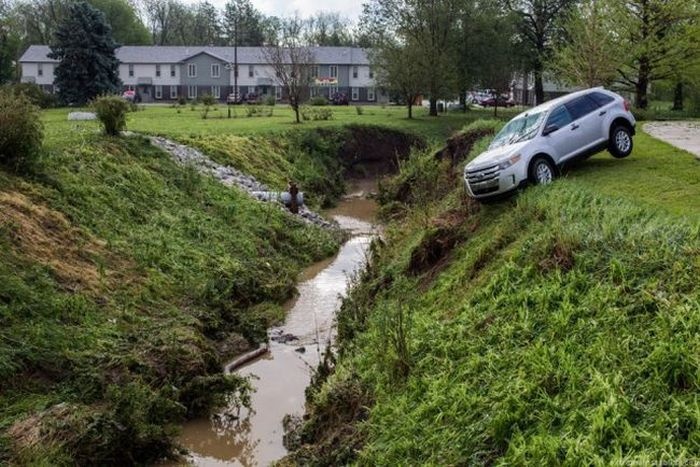 Последствия града в штате Небраска (23 фото)