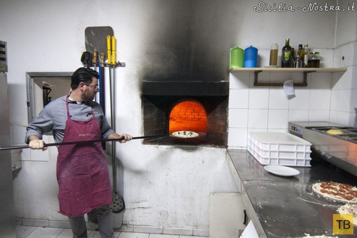 Как готовят сицилийскую пиццу