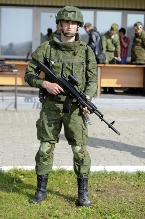 Ратник - российским комплект боевой экипировки (19 фото)
