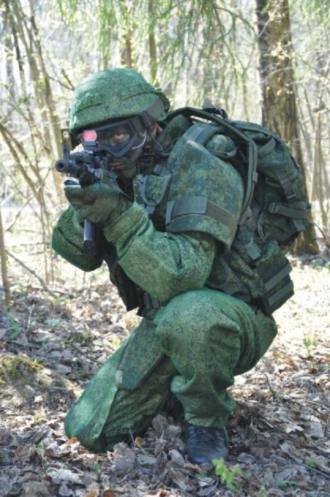 Ратник - российским комплект боевой экипировки (19 фото)