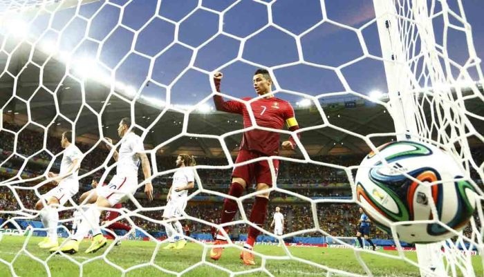 Самые яркие снимки с Чемпионата мира по футболу 2014. Часть 2 (65 фото)