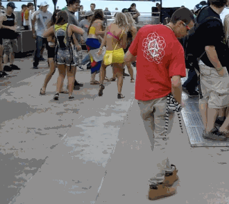 Подборка гифок с музыкальных фестивалей (36 штук)