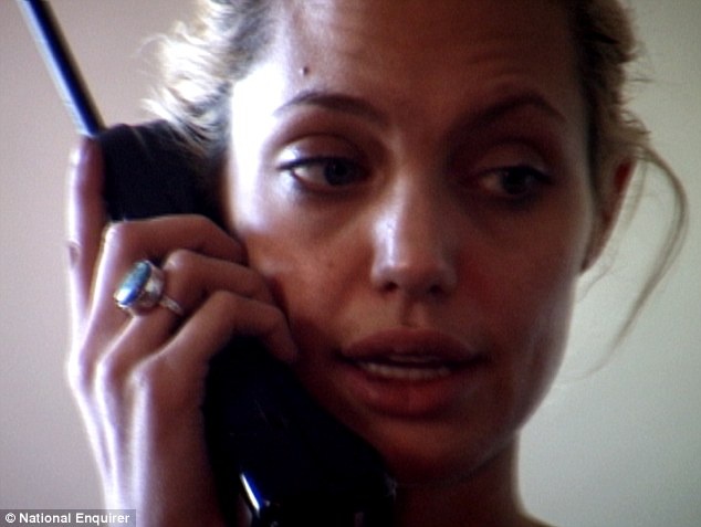 В 1999 Анджелина Джоли была героиновой наркоманкой (13 фото)
