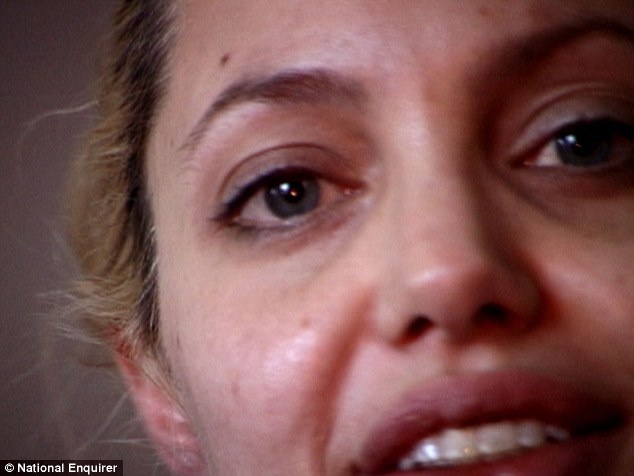 В 1999 Анджелина Джоли была героиновой наркоманкой (13 фото)