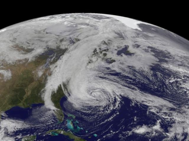 топ 15 самых крупнейших ураганов