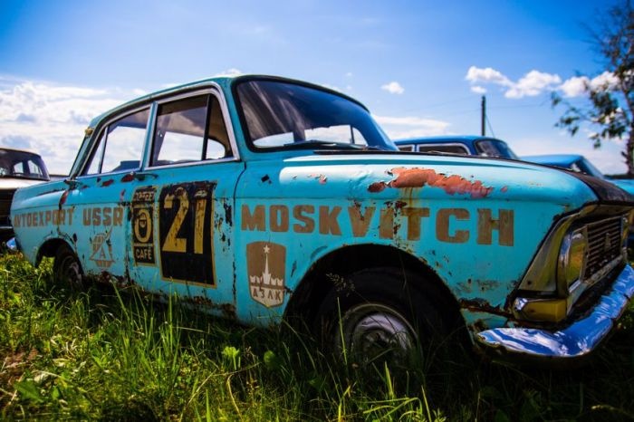 Музей ретро-автомобилей в деревне Черноусово (41 фото)