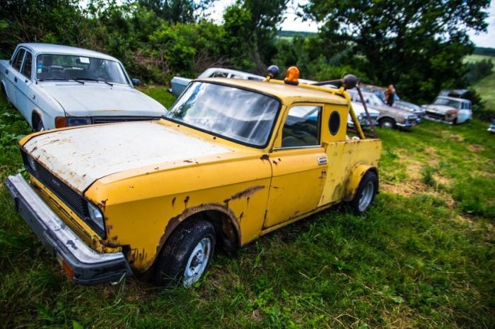 Музей ретро-автомобилей в деревне Черноусово (41 фото)