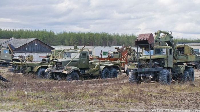 Кладбмище военной техники (40 фото)