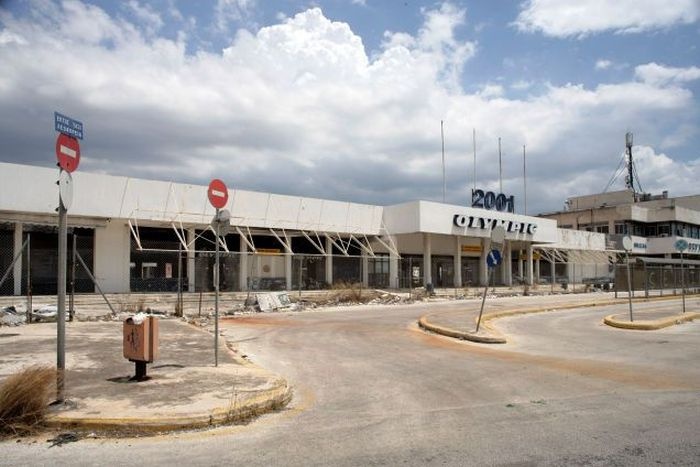 Заброшенный международный аэропорт в Афинах (33 фото)