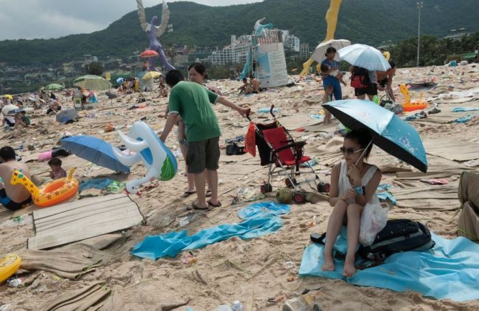 Пляжи Китая, превратившиеся в свалки мусора (16 фото)