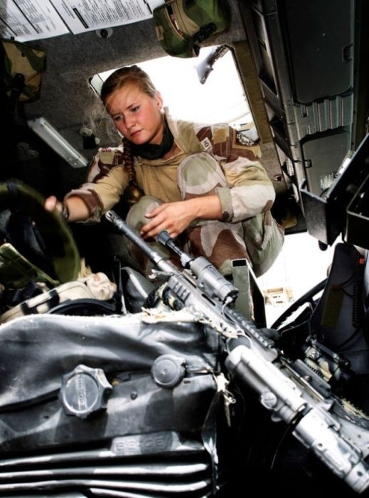Норвежские девушки на службе в армии (45 фото)