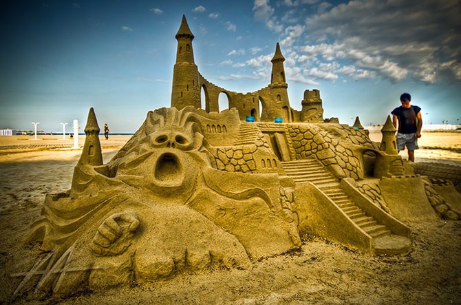 Невообразимые песочные замки (36 фото)