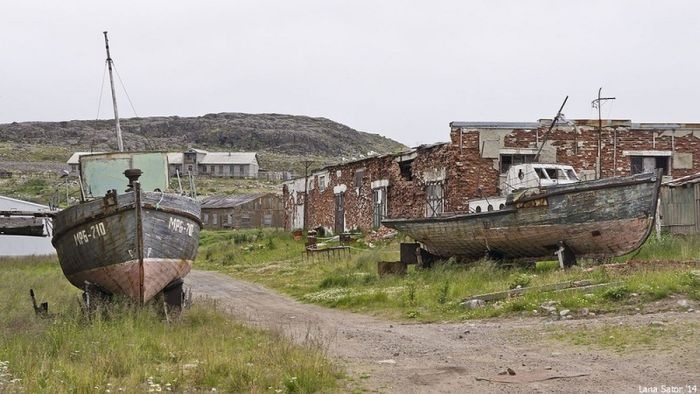 Дальние Зеленцы — необычный заброшенный посёлок в Мурманской области (113 фото)