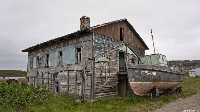 Дальние Зеленцы — необычный заброшенный посёлок в Мурманской области (113 фото)