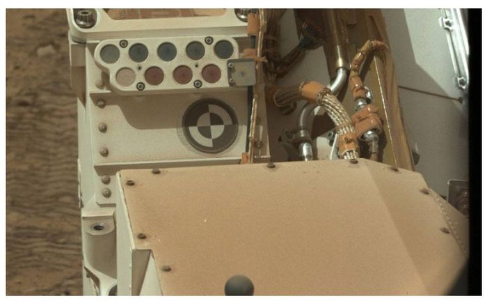 Как износился марсоход Кьюриосити на Марсе (15 фото)