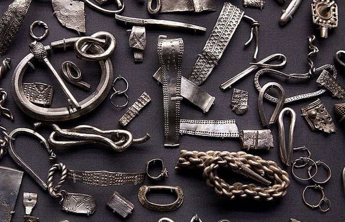 Клады найденные под полом