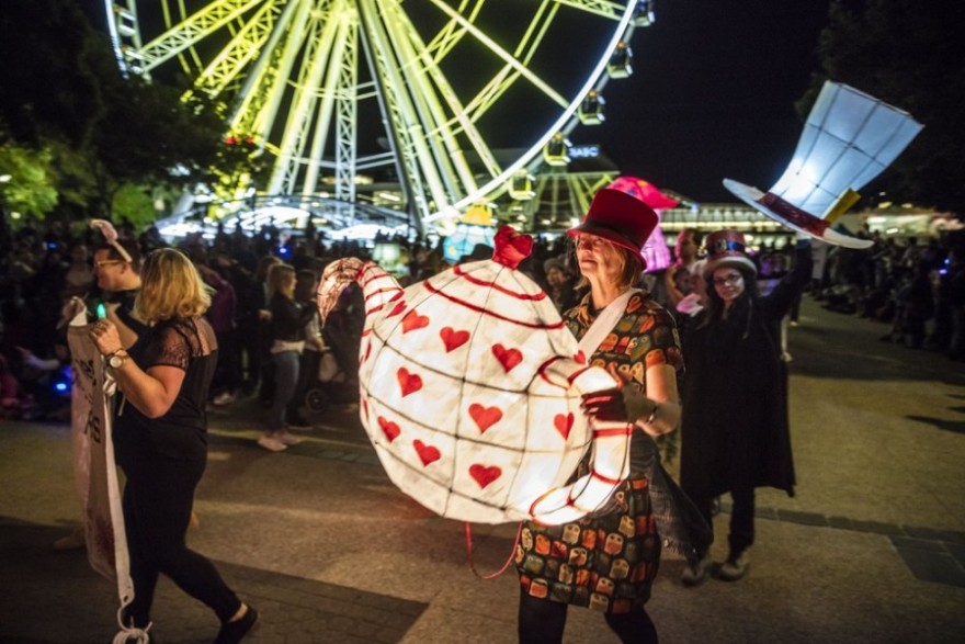 Парад бумажных фонариков (Luminous Lantern Parade) в Австралии