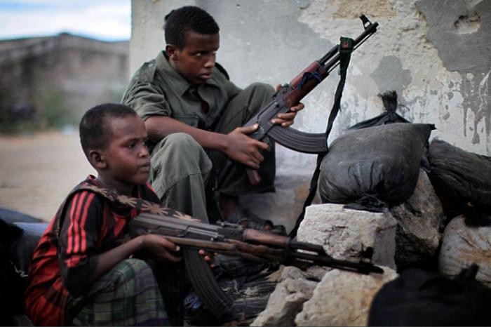 Дети-солдаты в Сомали (23 фото)